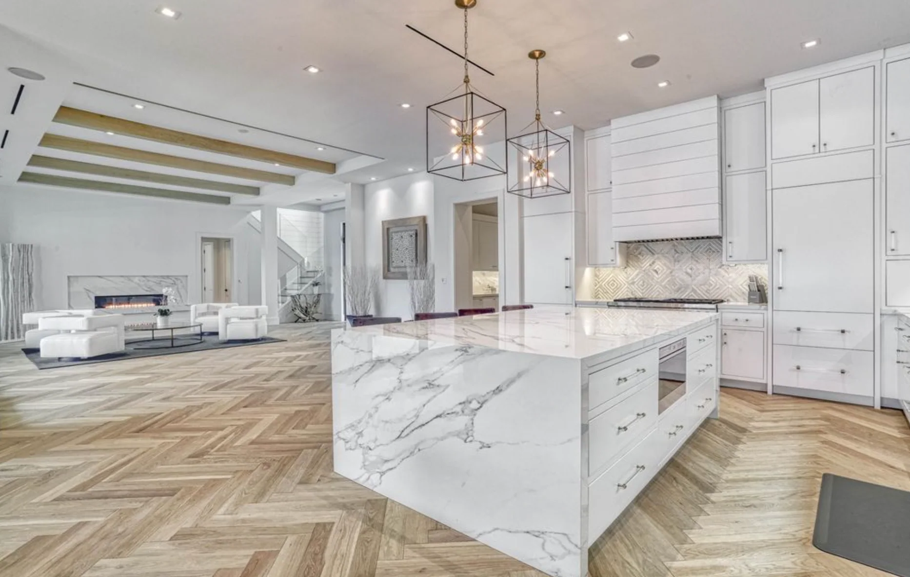 2290 Bay Village Court, kitchen
