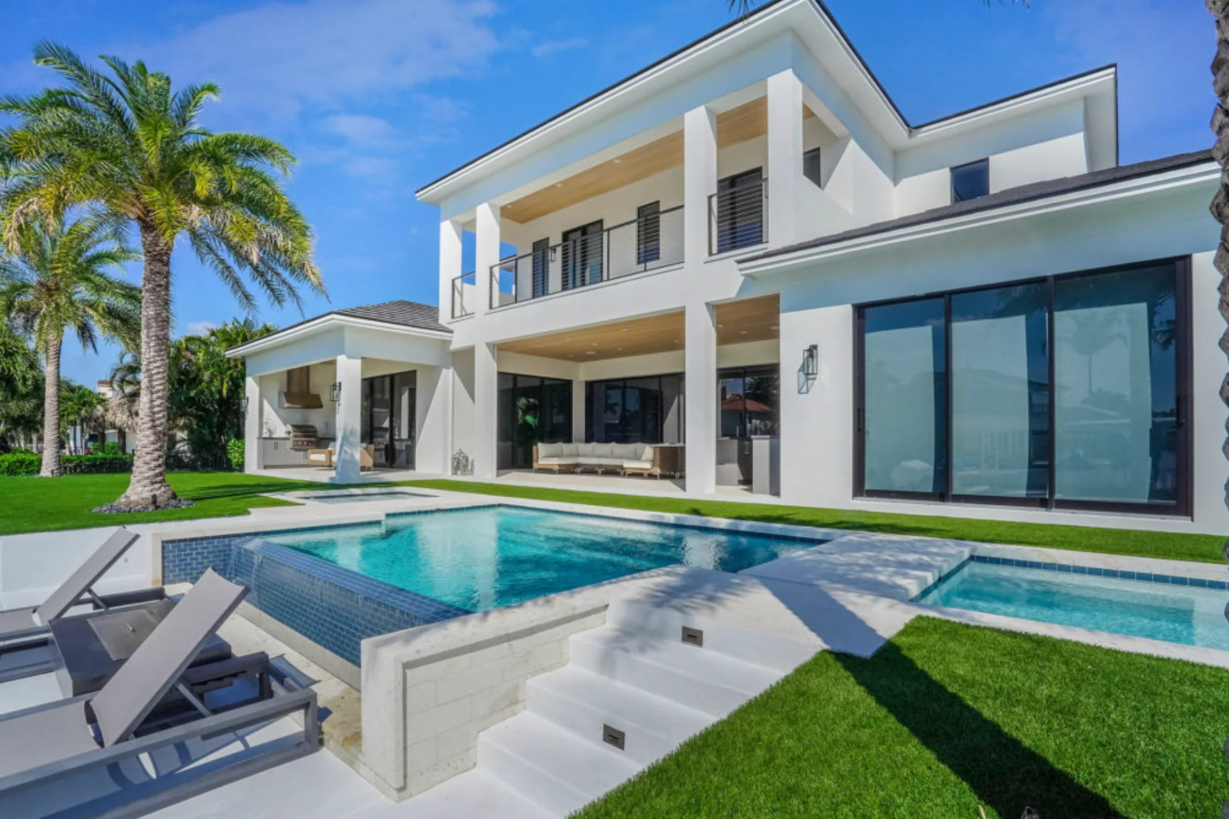 2290 Bay Village Court, pool